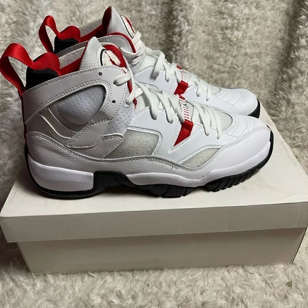 New in Box Jordan Jumpman Two Trey White University Red SZ 11 DO 1925 160